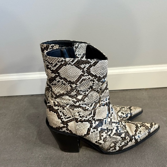 Truffle Collection European Snakeskin Pointed Tow Cowboy Boots - Picture 3 of 6